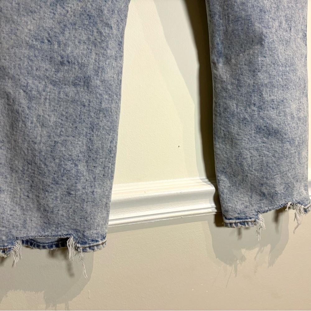 Abercrombie & Fitch The Boyfriend Mid-Rise Jeans Light Ripped Wash Size 26 / 2 - Picture 9 of 9